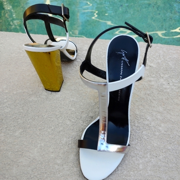 Giuseppe Zanotti Design gold mirrored high heel shoe - Picture 5 of 12